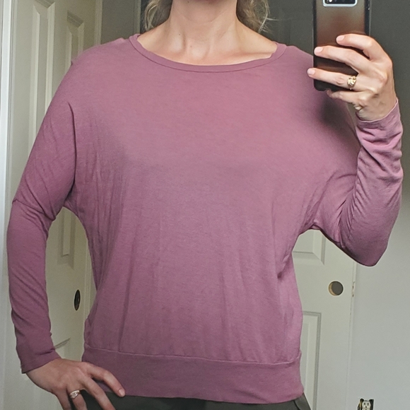 BOBI MAUVE OVERSIZED DOLMAN LONG SLEEVE ATHLEISURE TOP WITH BACK KEY HOLE - Picture 5 of 8